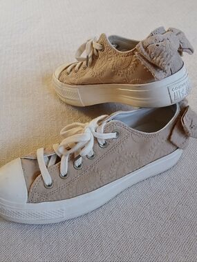converse lift low bow sneaker embroidered 8 womens bo peep